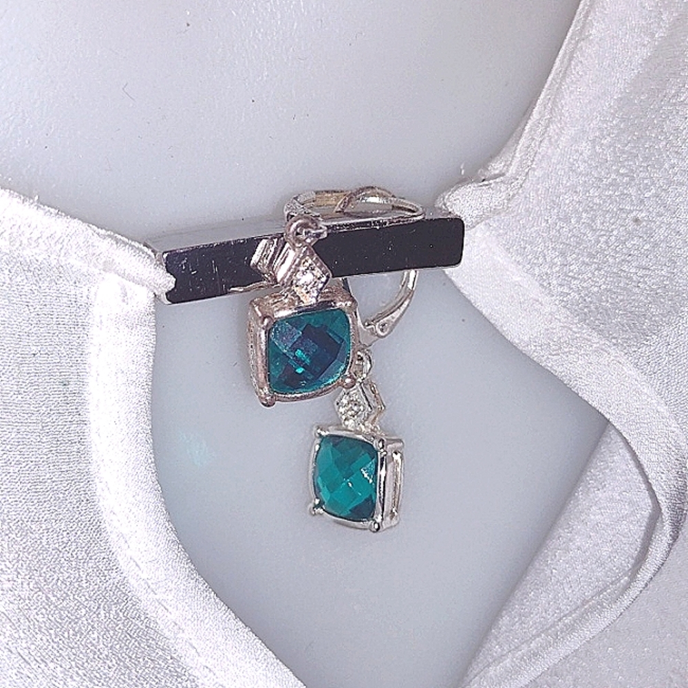 Aqua earrings no good pics